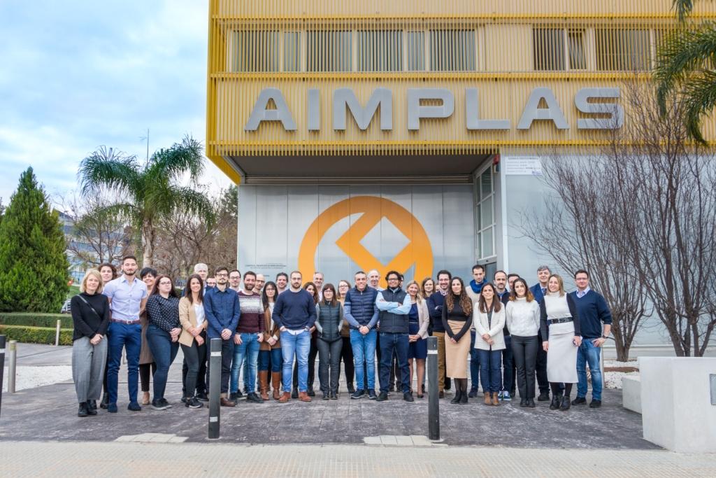 Preserve consortium posing in front of AIMPLAS facilities